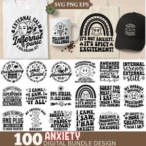 Könnte beinhalten: Eine Sammlung digitaler Designs zum Thema Angst. Die Designs umfassen Textgrafiken auf T-Shirts, Tassen, Tragetaschen und Hüten. Die Designs zeigen Sätze wie "Internal Panic" und "It's Not Anxiety, It's Spicy Excitement!"