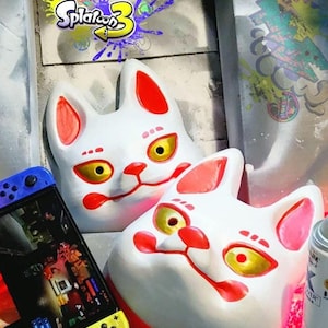 Hand Painted Splatoon Fox Mask – Neon Japanese Gamer Room Decor