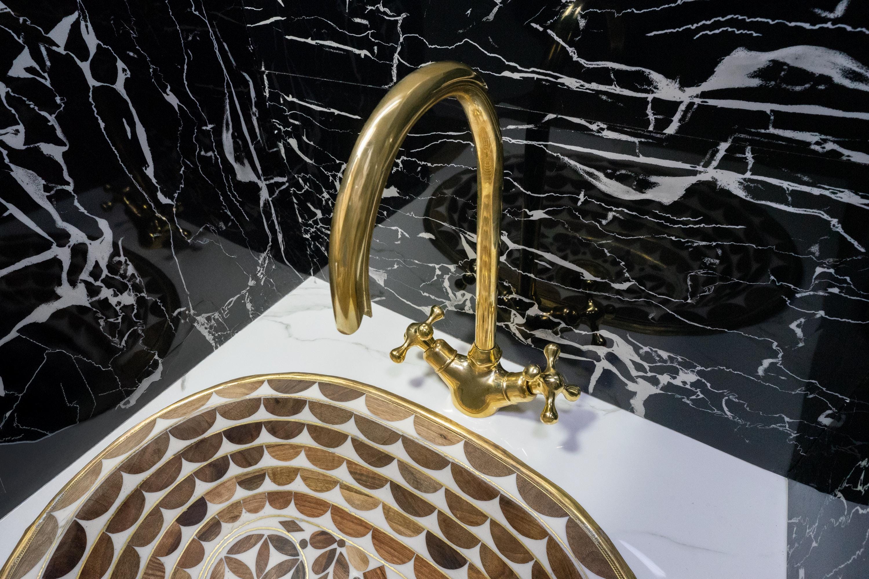 Robinet monotrou, robinet distributeur d'eau en laiton, robinet en laiton non laqué, robinets marocains, robinet col de cygne en laiton, robinet artis