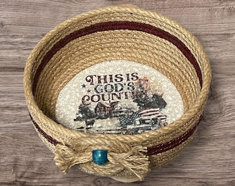 Patriotic Basket medium,  God's Country, Handmade, Made in Michigan, Made in the USA,Moeggenborg Sugar Bush, Jute rope