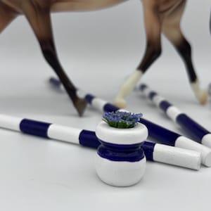 Model Horse Trail Pole Set with Flower Pots - Traditional Scale, Purple White