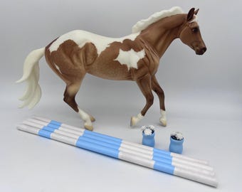 Model Horse Trail Pole Set with Flower Pots - Traditional Scale, Light Blue White