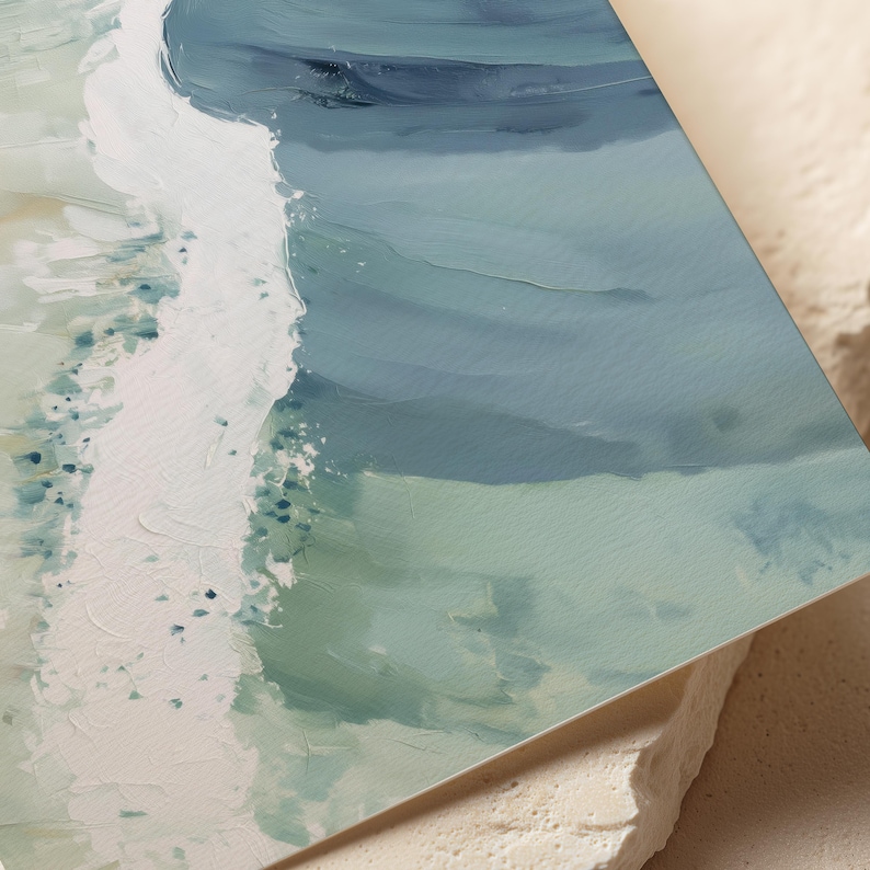 Puede incluir: Impresi&oacute;n art&iacute;stica abstracta de una ola oce&aacute;nica. La obra presenta una ola con espuma blanca, contrastada con tonos azules y turquesas. El estilo de pintura tiene pinceladas visibles, creando un efecto texturizado. La impresi&oacute;n se muestra en &aacute;ngulo.