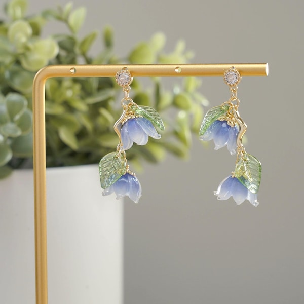 Boucles d'oreilles fleur de muguet| Boucles d'oreilles d'art floral en résine| Cadeau pour elle