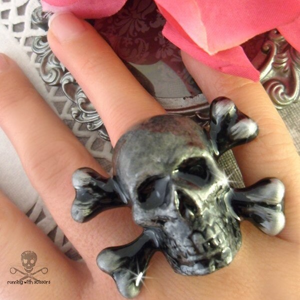 SKULLIE COUTURE - Gunmetal Skeleton Ring