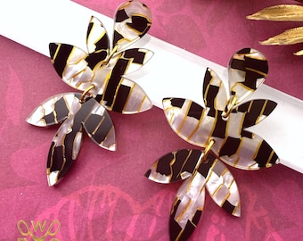 Splendor Dangles in Black and White Pearl