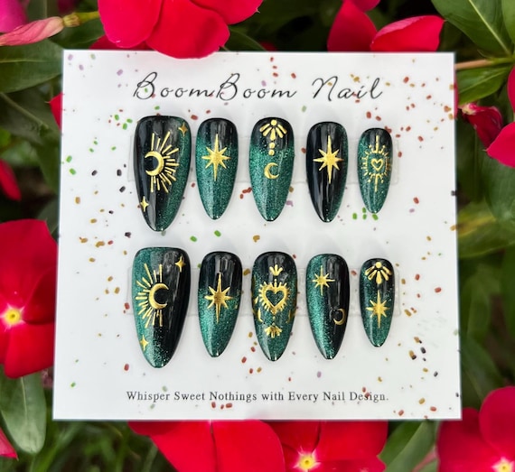 Deep green cat eye nails/Gold star & moon press on nails/Gothic gel nails/Black fake nails/Sparkle acrylic nails/Unique manicure/Chrome Nail
