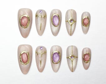 Uñas doradas/Uñas de gel elegantes/Uñas de ojo de gato marrones/Uñas con gemas/Uñas postizas de diamantes/Arte de uñas cromado/Uñas acrílicas/Uñas de boda/Uñas almendradas