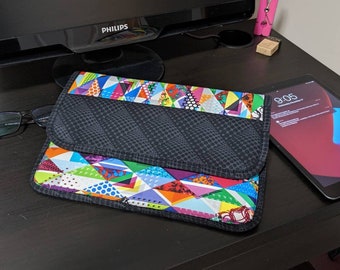 Graphic Triangles foam padded iCase iPad sleeve for tablet with zipper pocket, hook and loop closure