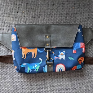 Walk the Dogs Blue Haralson Riñonera o bandolera, riñonera, riñonera de piel sintética, riñonera, bolsa pequeña para pasear perros, 39-55" de longitud