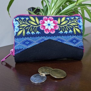 Scandi Flower Little Mynta Accordion Zip Around Wallet with pink zipper, room for 7 cards and cash