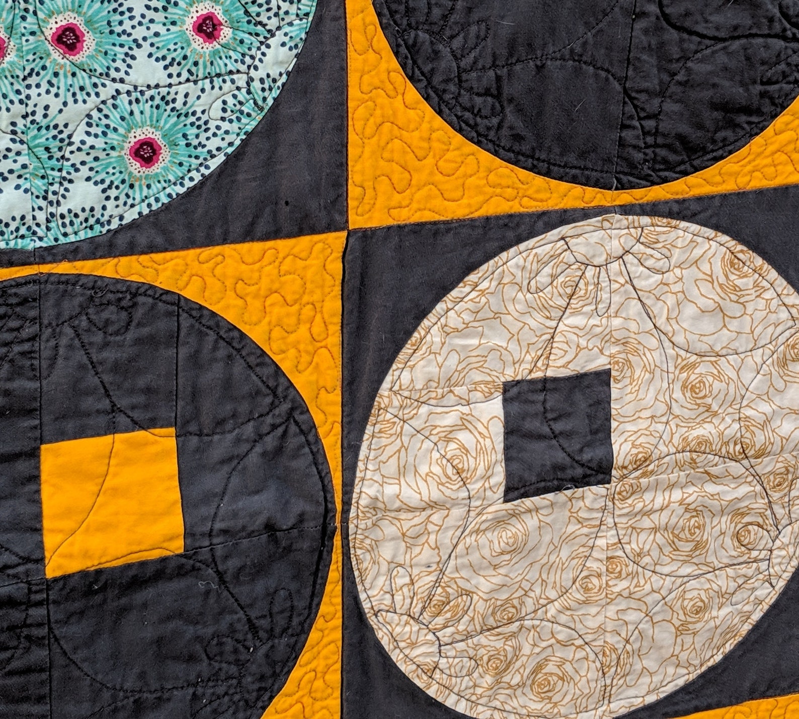 Pancakes Lap Quilt or Large Wall Hanging, Modern Quilt, Geometric Quilt