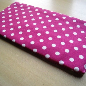 Polka Dots auf Fuchsia - Apple Magic Keyboard Sleeve Case, Apple Wireless Keyboard mit numeric Keypad, Logitech K380 - Gepolsterte-Reißverschluss