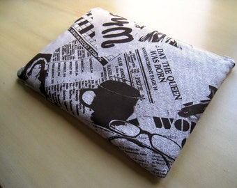 Newspaper -Macbook 13" Air or Macbook 13 Inch Pro - Laptop Case - Laptop Sleeve - Cover - Bag - Padded and Zipper Closure