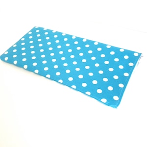 Polka Dots su Baby Blue - Custodia per tastiera Apple Magic Keyboard, custodia per tastiera Logitech K380, tastiera Magic con tastierino numerico - imbottita e con cerniera