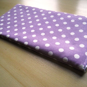 Polka Dots on Lilac - Apple Magic Keyboard Sleeve, Apple Keyboard Case, Magic Keyboard con tastierino numerico - Chiusura imbottita e zippa