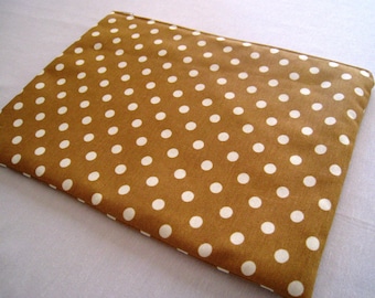 POLKA DOTS on BEIGE  -  MacBook Pro MacBook Air 13 inch Macbook Pro 15 Inch Laptop Sleeve Cover Bag - Padded and Zipper Closure