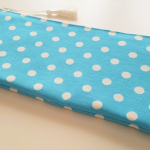 PROMOÇÃO - Bolinhas em Azul Bebê - Estojo, Carteira de Dinheiro, Clutch, Bolsa Bolsa Grande com Zíper - Plana
