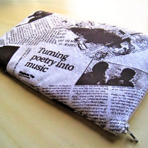 NEWSPAPER - DARK - Apple Magic Keyboard Sleeve, Apple Keyboard Case, Samsung Wireless Keyboard Sleeve - Chiusura imbottita e zippa