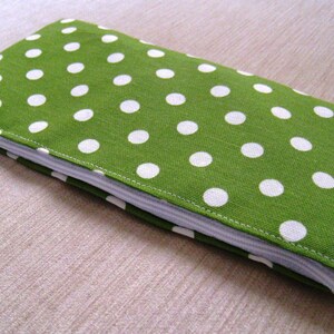 Polka Dots Bright Kelly Green - Cartera de efectivo, embrague, bolsa de maquillaje Bolsa grande con cremallera - Plana - Listo para enviar