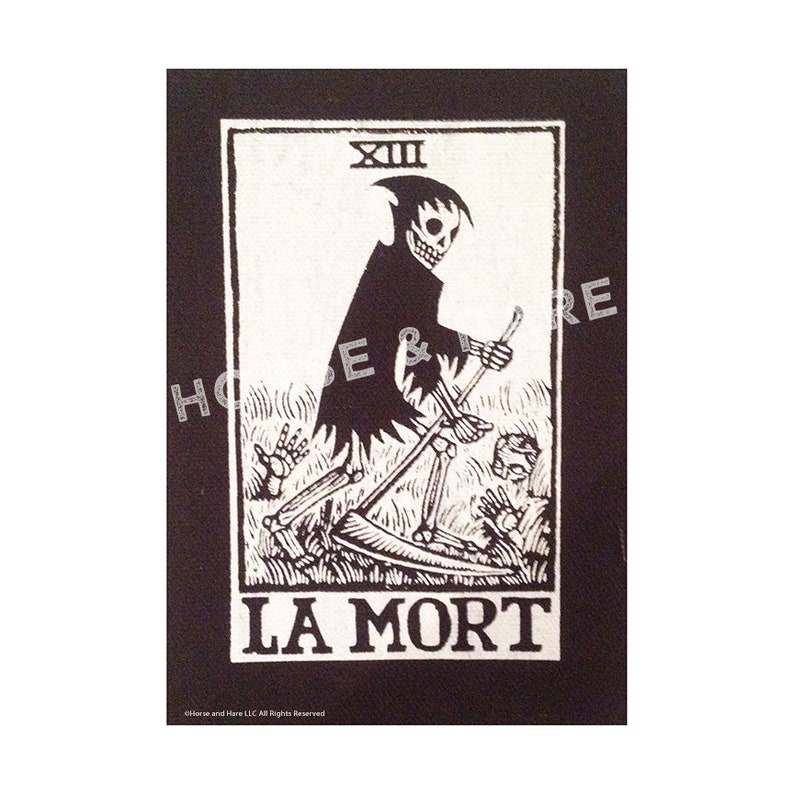 La mort перевод. Смерть скелет гравюры дюрер. La mort перевод. La mort перевод. Дракула между любовью и смертью мюзикл.