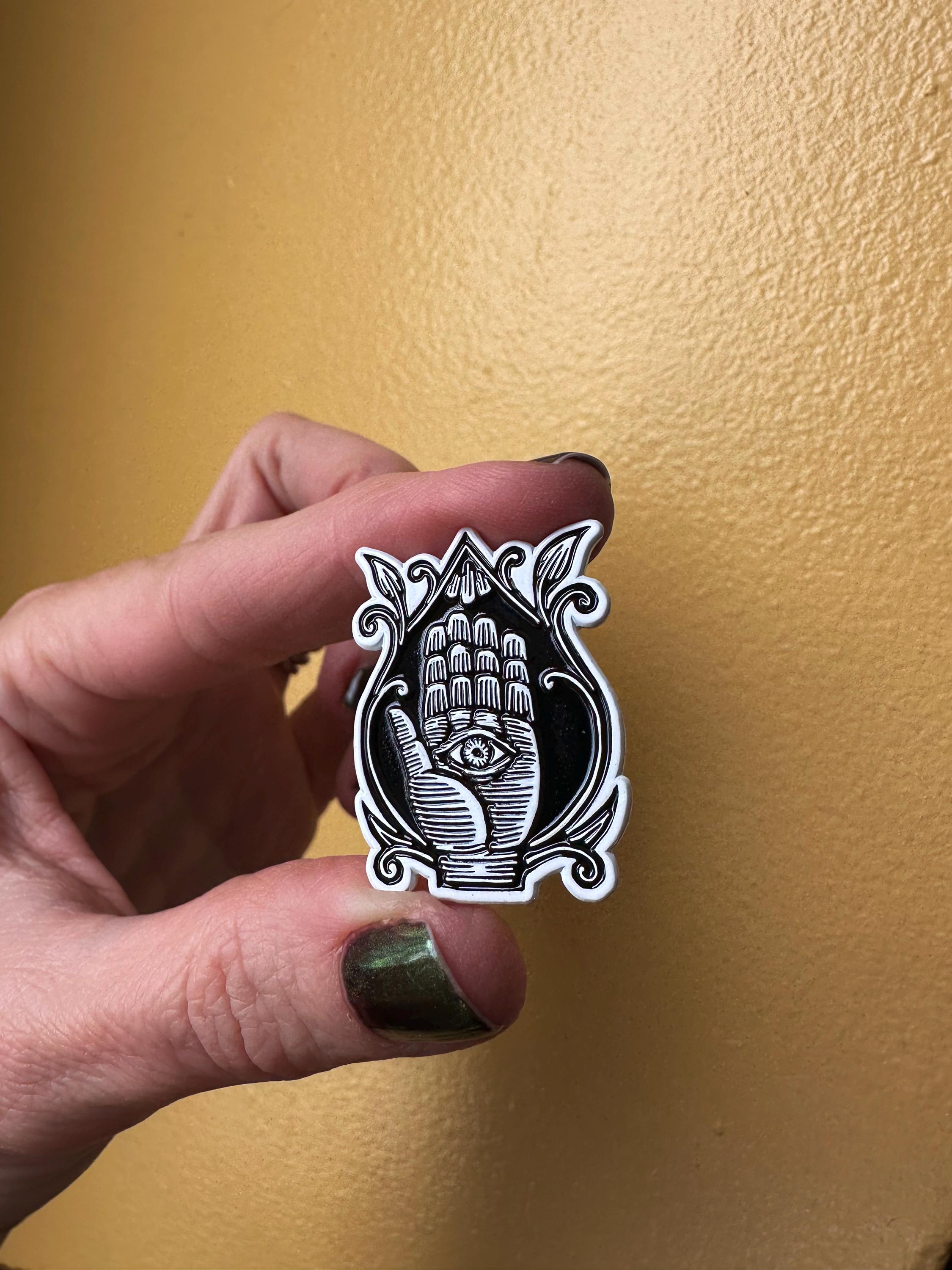 ハムサのエナメルピン - 守護の目 - 邪眼 - ジャケットやバッグのアクセサリー - 小さなギフト - ラペルピン - トートバッグ用ピン -  Etsy 日本, image size:2250x3000