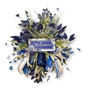 Corona de estilo chinoiserie azul: elegante decoración para la puerta principal, corona de bienvenida de estilo francés, con flores en azul marino y crema.