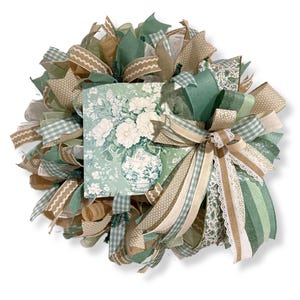 Chinoiserie Floral Vase Wreath: Elegant Cottagecore Decor