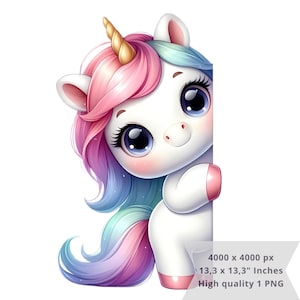 Puede incluir: Un unicornio de dibujos animados con un cuerno dorado, pelo rosa y azul, y grandes ojos azules. El unicornio es blanco con detalles en rosa y se asoma por detrás de una superficie blanca. La imagen mide 33,8 x 33,8 cm.