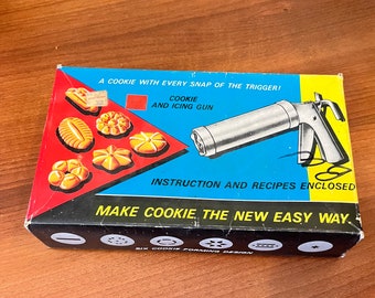 Cookie press by Nob Hill House. made in hong kong 1977