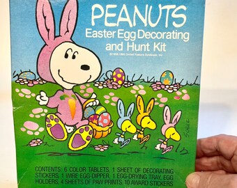 Peanuts Easter egg decorating and hunt kit . NOS. complete 1980s