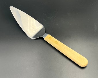 stainless steel pie or cake server by HOAN. wood handle. made in japan.