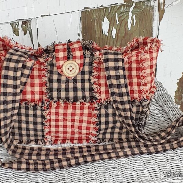 Ashlawnfarms, Homespun Purse, Homespun Rag Quilt Purse, Rag Quilt Purse, Rag Quilt Bag, Patchwork Purse,  Rag Bag, Red Black