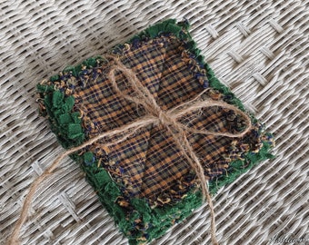 Posavasos de edredón de trapo, juego de 4, Hunter Green Navy Blue Tan Homespun, posavasos de granja, decoración primitiva