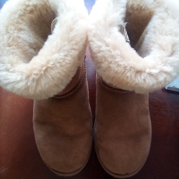 SALE UGG Australia leather and sheepskin boots