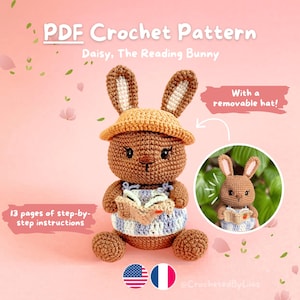Könnte beinhalten: Ein Häkelmuster für ein lesendes Häschen namens Daisy, mit abnehmbarem Hut. Das Bild zeigt ein braunes Häschen mit Hut und Buch, mit einer kleineren Version des Häschens. Das Muster umfasst 13 Seiten Anleitungen.
