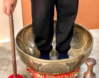 Verkoop!  Grote Boeddha voeten gesneden klankschaal | Echt vredige vibratie Tibetaanse klankschaal voor Chakra Healing Meditatie-staande kom