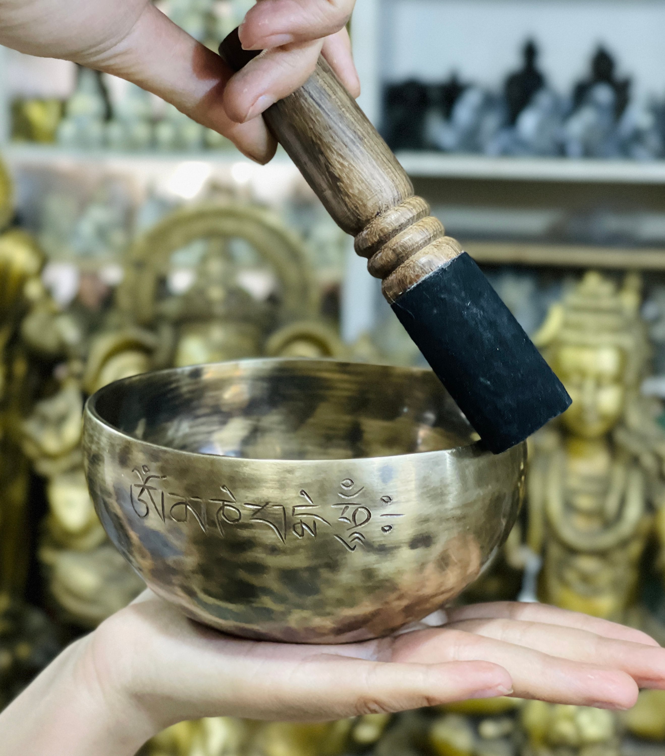 フルムーン シンギングボウル 瞑想 メディテーション セラピー 6インチ フルムーンシンギングボウル：手作りサウンドヒーリング瞑想