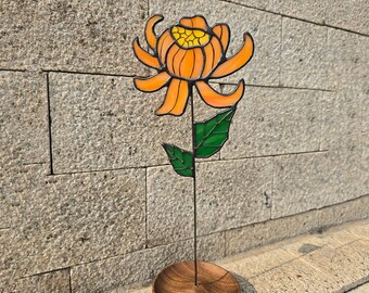 Estaca floral de crisantemo, flor de nacimiento de noviembre, de vitral. Decoración floral hecha a mano para cumpleaños, Día de Acción de Gracias, jardín o como regalo para la repisa de la ventana.