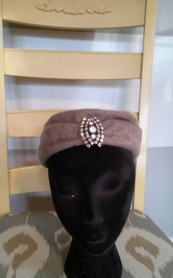 Vintage tan faux fur dressy ladies hat with sparkl