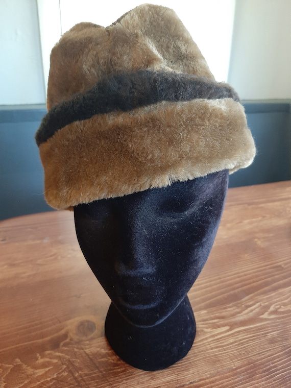 Mens or womans brown winter fur hat - image 3