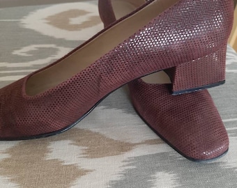 Zapatos de salón Etienne Aigner para mujer en piel de cocodrilo marrón vintage