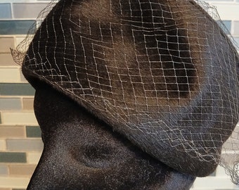 Vintage 1960's pillbox style brown felted ladies womans hat