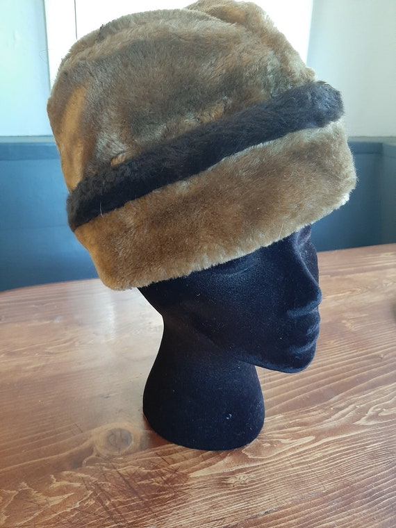 Mens or womans brown winter fur hat - image 1