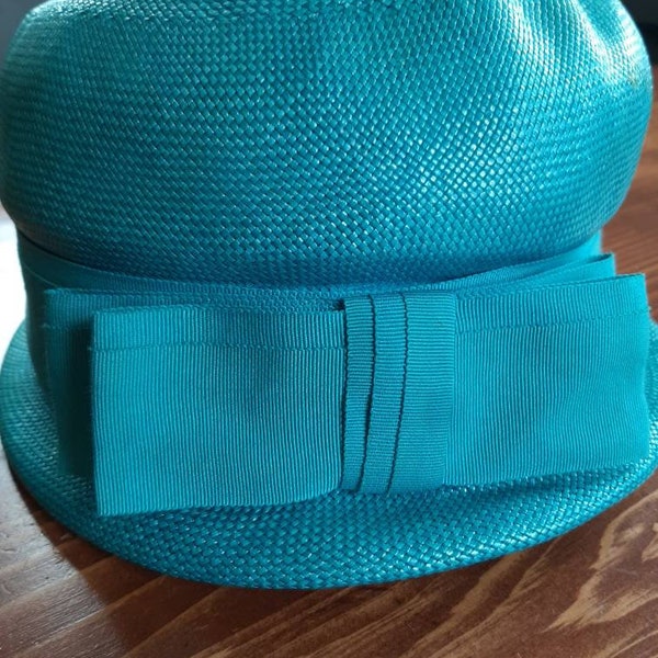 Vintage 1960 ladies womans turquoise bucket style hat