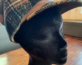 Vintage mens or ladies plaid wool bill cap