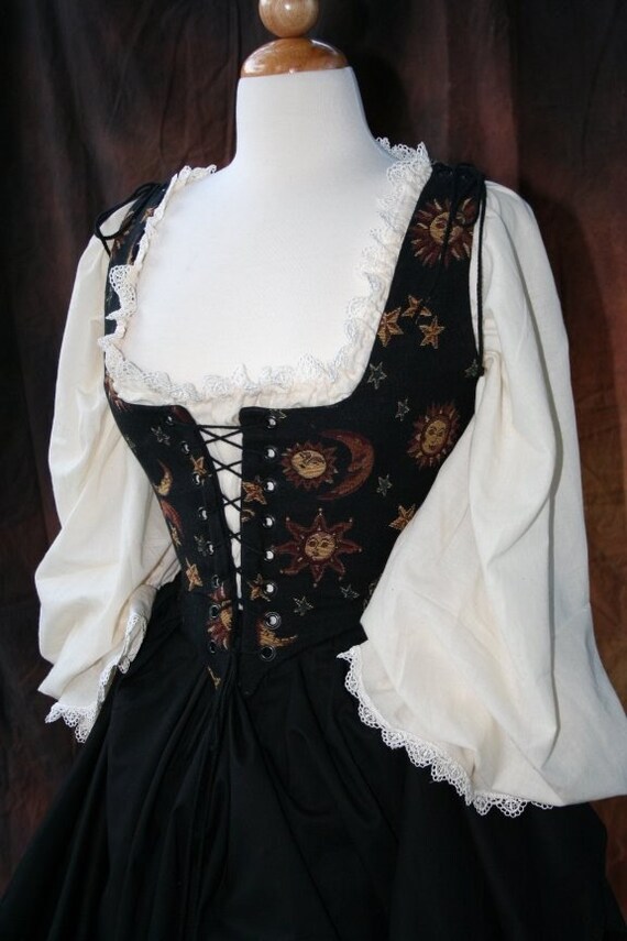 Items similar to Renaissance Faire Maiden Wench Gown Dress Costume on Etsy