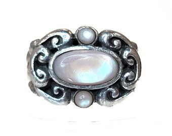 Vintage Sterling Silver Mother of Pearl Statement Ring sz. 8