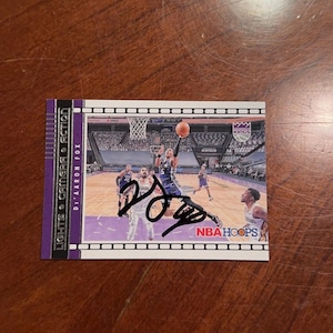 De'Aaron Fox signierte Karte Panini Hoops Lichter Kamera Aktion Basketball Sacramento Kings handsignierte Karte ohne COA