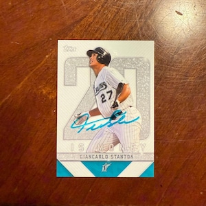Giancarlo Stanton signierte Karte Topps 20 IsMoney Insert Baseball Florida Marlins Handsignierte Karte Ohne COA Blaue Tinte Selten